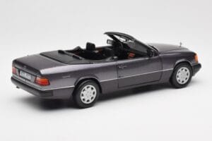 Mercedes 300 CE-24 W124 Кабриолет Лилав Metallic Norev 1:18 183567 Метал — снимка 4 от 10
