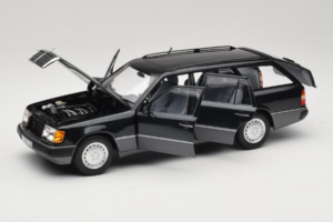 Mercedes 300 D W124 Комби Черен Norev 1:18 183960 Метал — снимка 2 от 8