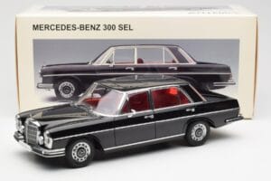 Mercedes 300 SEL 6.3 W109 Черен AUTOart 1:18 76140 Метал — снимка 8 от 8