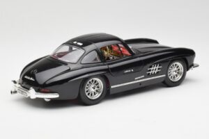 Mercedes 300 SL W198 Черен Bburago 1:18 35791 Метал — снимка 3 от 8
