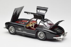 Mercedes 300 SL W198 Черен Bburago 1:18 35791 Метал — снимка 5 от 8