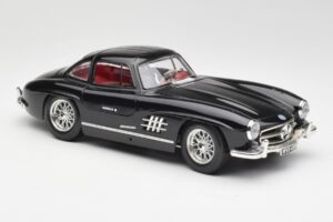 Mercedes 300 SL W198 Черен Bburago 1:18 35791 Метал — снимка 6 от 8