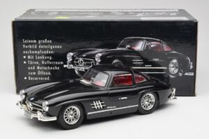 Mercedes 300 SL W198 Черен Bburago 1:18 35791 Метал — снимка 8 от 8