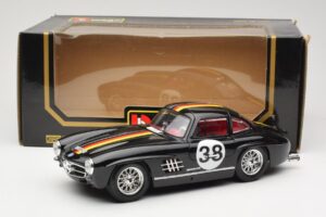Mercedes 300 SL #38 1954 Bburago 1:18 3015-M1 Метал — снимка 8 от 8