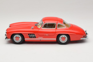 Mercedes 300 SL Gullwing Червен Minichamps 1:18 180039001 Метал — снимка 4 от 8
