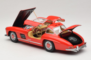 Mercedes 300 SL Gullwing Червен Minichamps 1:18 180039001 Метал — снимка 5 от 8