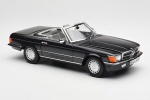 Mercedes 300 SL R107 Черен Pearl Дилърско Издание Norev 1:18 B66040678 Метал — снимка 8 от 10