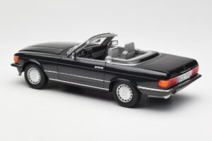 Mercedes 300 SL R107 Черен Pearl Дилърско Издание Norev 1:18 B66040678 Метал — снимка 9 от 10