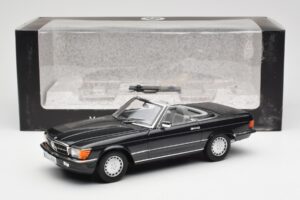 Mercedes 300 SL R107 Черен Pearl Дилърско Издание Norev 1:18 B66040678 Метал — снимка 10 от 10