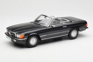 Mercedes 300 SL R107 Черен Pearl Дилърско Издание Norev 1:18 B66040678 Метал