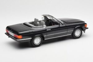 Mercedes 300 SL R107 Черен Pearl Дилърско Издание Norev 1:18 B66040678 Метал — снимка 4 от 10