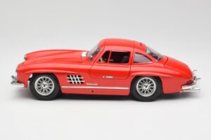 Mercedes 300 SL Червен Bburago 1:18 3015 Метал — снимка 4 от 8