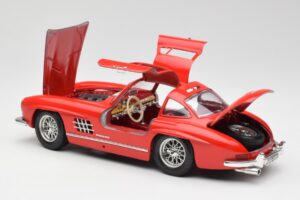 Mercedes 300 SL Червен Bburago 1:18 3015 Метал — снимка 5 от 8