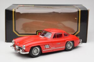 Mercedes 300 SL Червен Bburago 1:18 3015 Метал — снимка 8 от 8