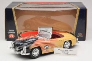 Mercedes 300 SL Roadster Rosemarie Muster Лимитирано Издание 18/27 Bburago 1:18 3023-M1 Метал — снимка 8 от 8