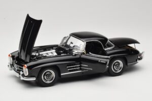 Mercedes 300 SL W198 Roadster With Hardtop Черен Minichamps 1:18 180039040 Метал — снимка 2 от 8