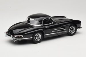 Mercedes 300 SL W198 Roadster With Hardtop Черен Minichamps 1:18 180039040 Метал — снимка 3 от 8
