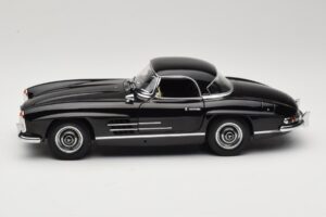 Mercedes 300 SL W198 Roadster With Hardtop Черен Minichamps 1:18 180039040 Метал — снимка 4 от 8