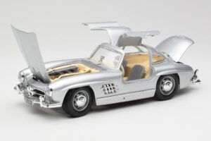 Mercedes 300 SL Сребрист Bburago 1:18 3013 Метал — снимка 2 от 8