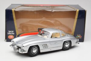 Mercedes 300 SL Сребрист Bburago 1:18 3013 Метал — снимка 8 от 8