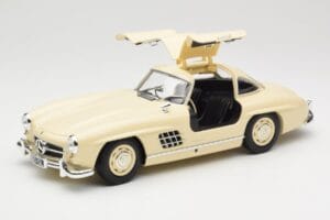 Mercedes 300 SL W198 Кремав Minichamps 1:18 110037212 Метал — снимка 2 от 8