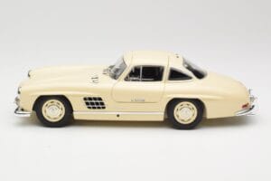 Mercedes 300 SL W198 Кремав Minichamps 1:18 110037212 Метал — снимка 4 от 8