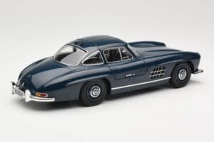 Mercedes 300 SL W198 Gullwing Тъмносин Minichamps 1:18 110037216 Метал — снимка 3 от 8