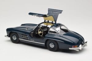 Mercedes 300 SL W198 Gullwing Тъмносин Minichamps 1:18 110037216 Метал — снимка 5 от 8