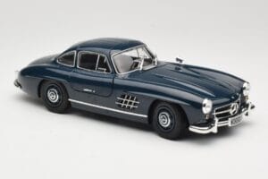 Mercedes 300 SL W198 Gullwing Тъмносин Minichamps 1:18 110037216 Метал — снимка 6 от 8