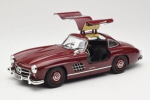 Mercedes 300 SL W198 Gullwing Тъмночервен Minichamps 1:18 110037218 Метал — снимка 2 от 8