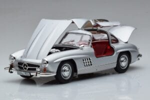 Mercedes 300 SL W198 Gullwing Norev 1:18 183850 Метал — снимка 2 от 8