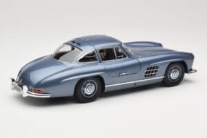 Mercedes 300 SL W198 Gullwing Light Blue Metallic Minichamps 1:18 110037220 Метал — снимка 3 от 8