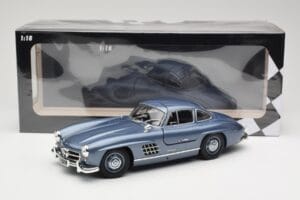 Mercedes 300 SL W198 Gullwing Light Blue Metallic Minichamps 1:18 110037220 Метал — снимка 8 от 8
