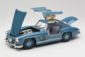 Mercedes 300 SL W198 Светлосин Minichamps 1:18 180039007 Метал — снимка 2 от 8