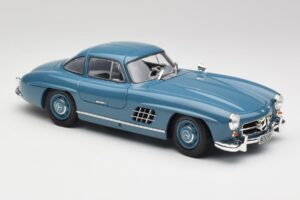 Mercedes 300 SL W198 Светлосин Minichamps 1:18 180039007 Метал — снимка 6 от 8