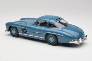 Mercedes 300 SL W198 Светлосин Minichamps 1:18 180039007 Метал — снимка 7 от 8