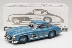 Mercedes 300 SL W198 Светлосин Minichamps 1:18 180039007 Метал — снимка 8 от 8