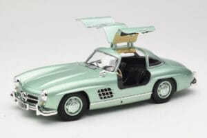 Mercedes 300 SL W198 Gullwing Light Green Metallic Minichamps 1:18 110037221 Метал — снимка 2 от 8