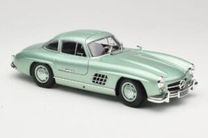 Mercedes 300 SL W198 Gullwing Light Green Metallic Minichamps 1:18 110037221 Метал — снимка 6 от 8