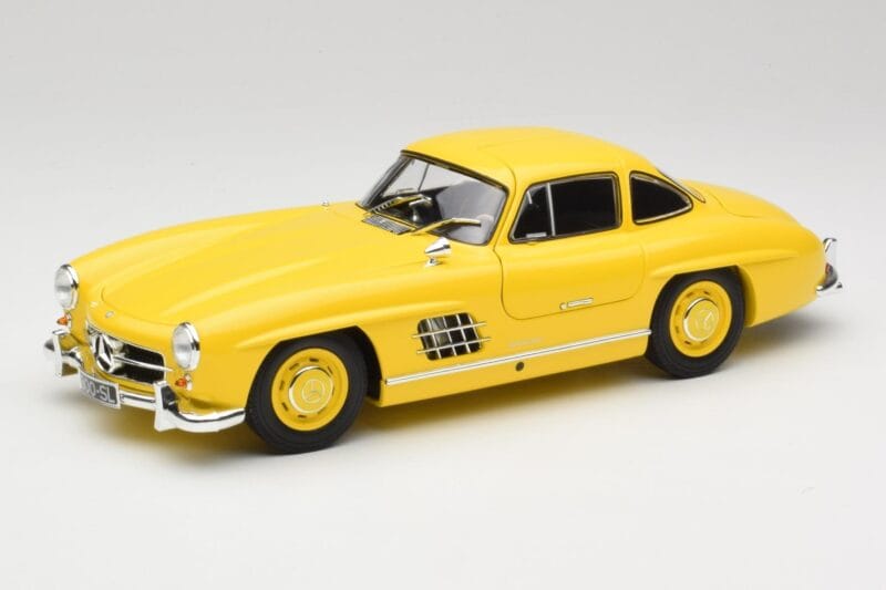 Mercedes 300 SL W198 Светложълт Minichamps 1:18 180039009 Метал