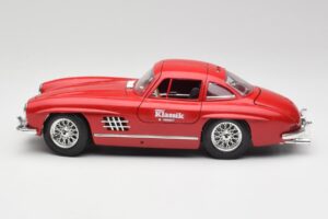 Mercedes 300 SL W198 Red Metallic Bburago 1:18 3013-M1 Метал — снимка 4 от 8