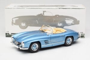 Mercedes 300 SL W198 Roadster Hardtop Light Blue Metallic Minichamps 1:18 180039042 Метал — снимка 9 от 9