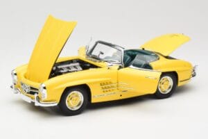 Mercedes 300 SL W198 Roadster Hardtop Signal Yellow Minichamps 1:18 180039044 Метал — снимка 2 от 9