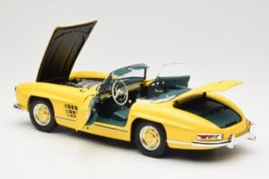 Mercedes 300 SL W198 Roadster Hardtop Signal Yellow Minichamps 1:18 180039044 Метал — снимка 6 от 9