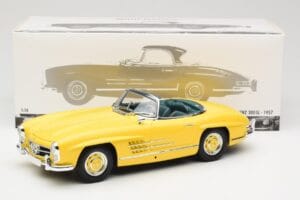 Mercedes 300 SL W198 Roadster Hardtop Signal Yellow Minichamps 1:18 180039044 Метал — снимка 9 от 9