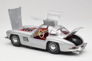 Mercedes 300 SL W198 Gullwing Silver Сив Bburago 1:18 3513 Метал — снимка 4 от 8