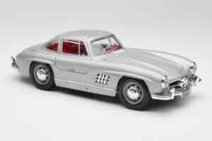 Mercedes 300 SL W198 Gullwing Silver Сив Bburago 1:18 3513 Метал — снимка 6 от 8