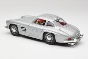 Mercedes 300 SL W198 Gullwing Silver Сив Bburago 1:18 3513 Метал — снимка 7 от 8