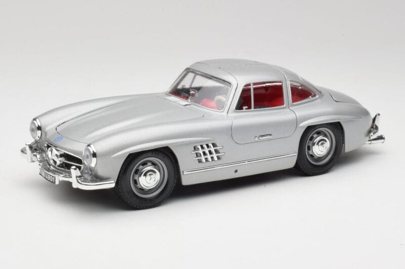 Mercedes 300 SL W198 Gullwing Silver Сив Bburago 1:18 3513 Метал