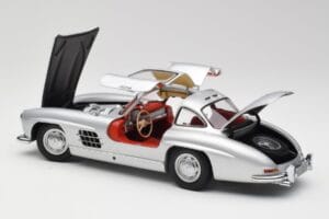 Mercedes 300 SL W198 Gullwing Сребрист Металик Minichamps 1:18 B66040379 Метал — снимка 5 от 8